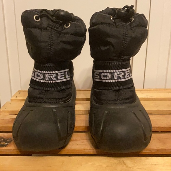 sorel black shoes
